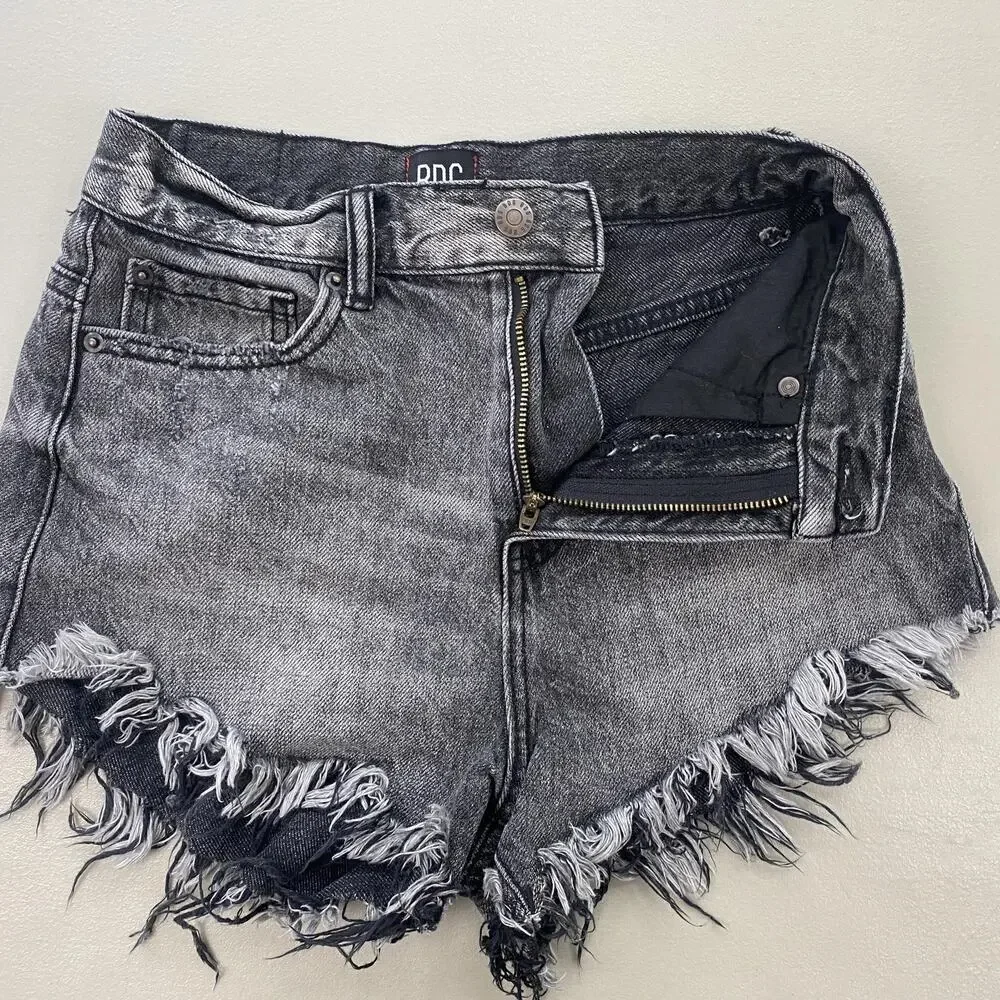 BDG High‎ Rise Cheeky Jean Shorts Womens 24 Gray Black Wash Frayed Cutoff 24x2.5